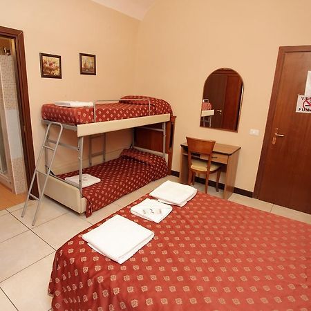 Hostel Pink Floyd Rome Extérieur photo