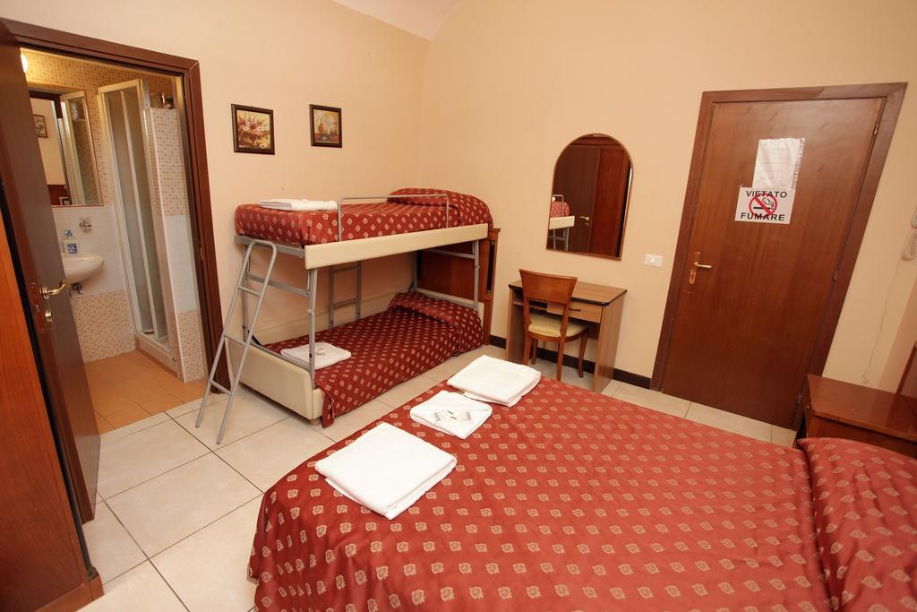 Hostel Pink Floyd Rome Extérieur photo